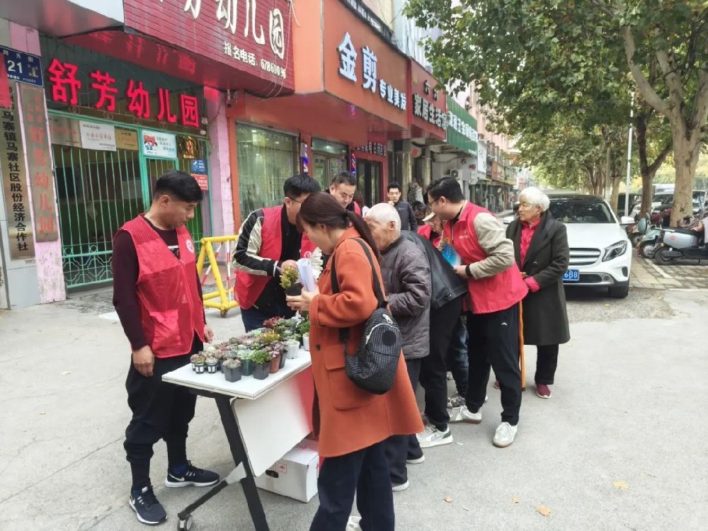 【精神文明建設(shè)】學條例 倡文明│鄭投產(chǎn)業(yè)園公司聯(lián)合馬寨社區(qū)開展文明條例志愿宣傳活動